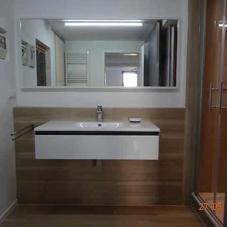 Cityferienwohnung - Mit Sauna Und Garten - Objekt 94475 Apartman